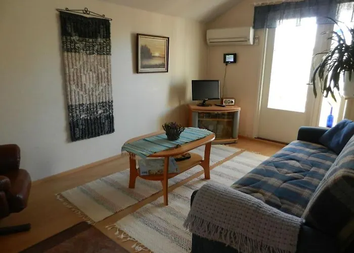 Tupaniemi, Kodikas Ja Tilava Asunto 2-4 Vieraalle *