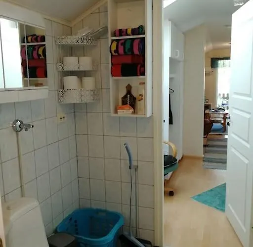 Tupaniemi, Kodikas Ja Tilava Asunto 2-4 Vieraalle Pori